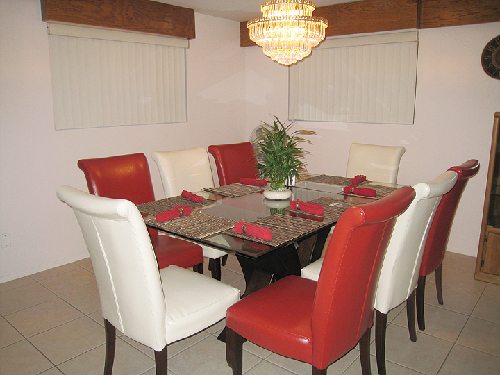 Dining Room of Gardenia Adult Care Home / Gardenia Assisted Living Home in Tucson